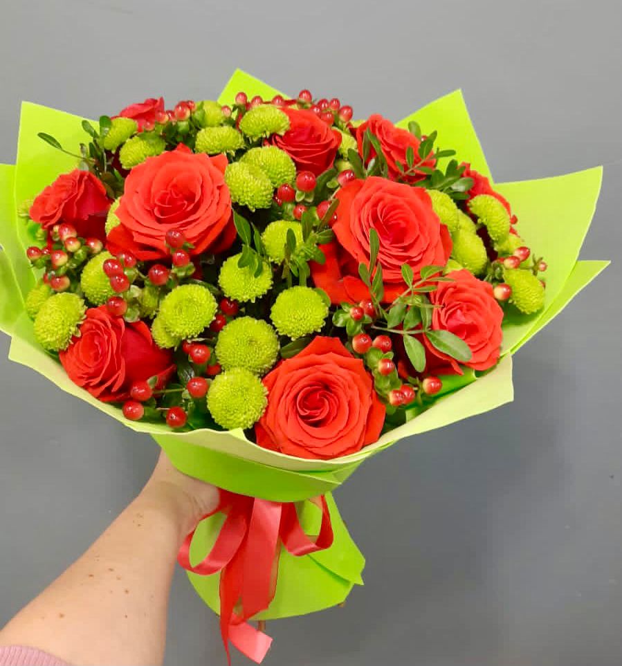 Букет цветов из: Хризантемы и Розы в Ивангороде