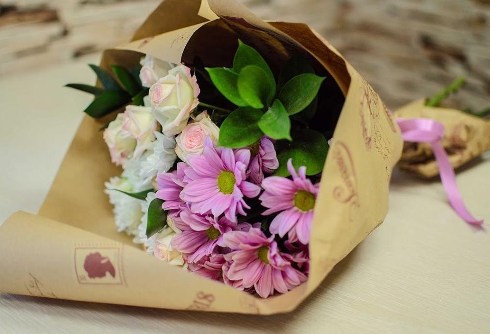 Букет цветов из: Розы и Хризантемы в Ивангороде