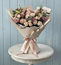 Букет цветов из:  Розы и Лизиантусы #REPLACE_PRED# Ивангороде