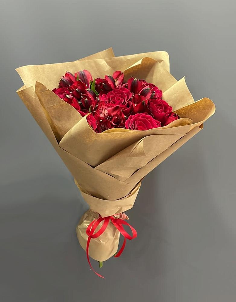 Букет цветов из: Альстромерии и Розы в Ивангороде