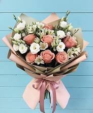 Букет цветов из:  Розы, Альстромерии и Лизиантусы #REPLACE_PRED# Ивангороде
