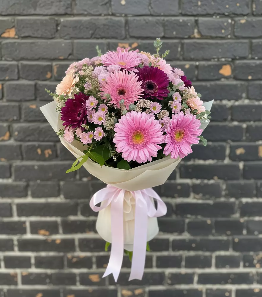 Букет цветов из: Герберы и Хризантемы в Ивангороде