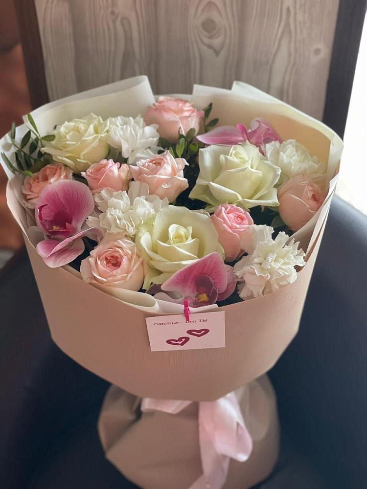 Букет цветов из: Орхидеи, Розы и Гвоздики в Ивангороде