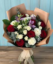 Букет цветов из:  Розы и Альстромерии в Ивангороде