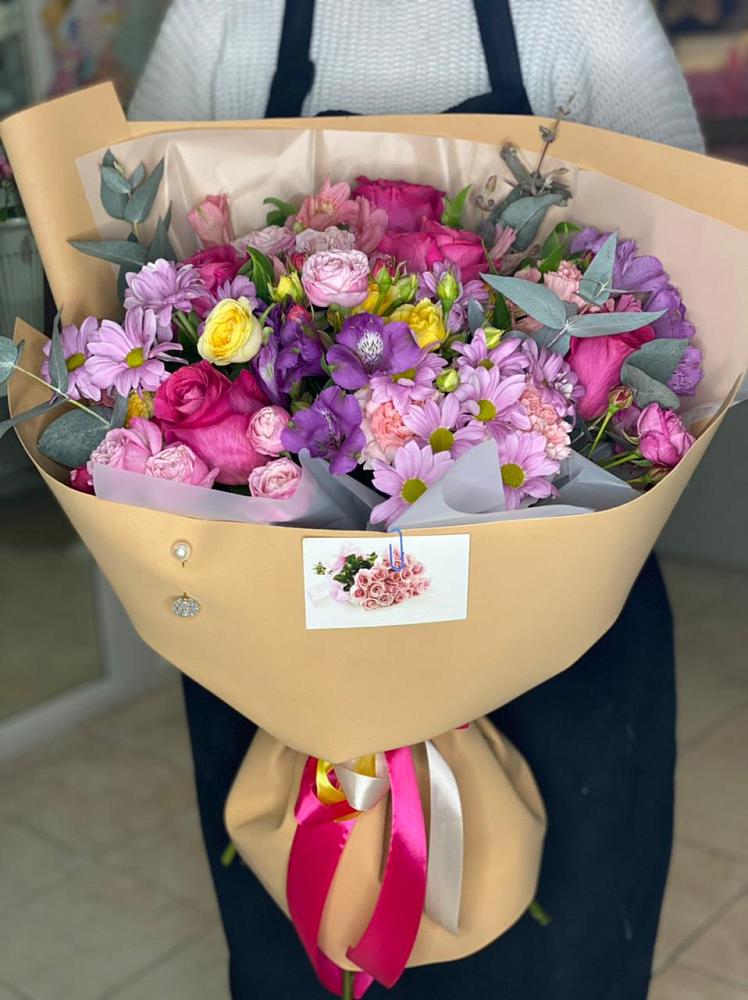 Букет цветов из: Хризантемы, Гвоздики и Альстромерии в Ивангороде