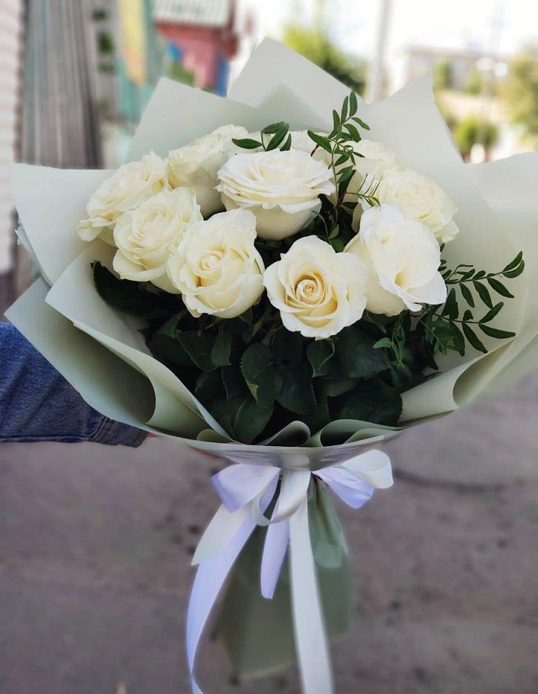 Букет Белые розы Проуд в Ивангороде