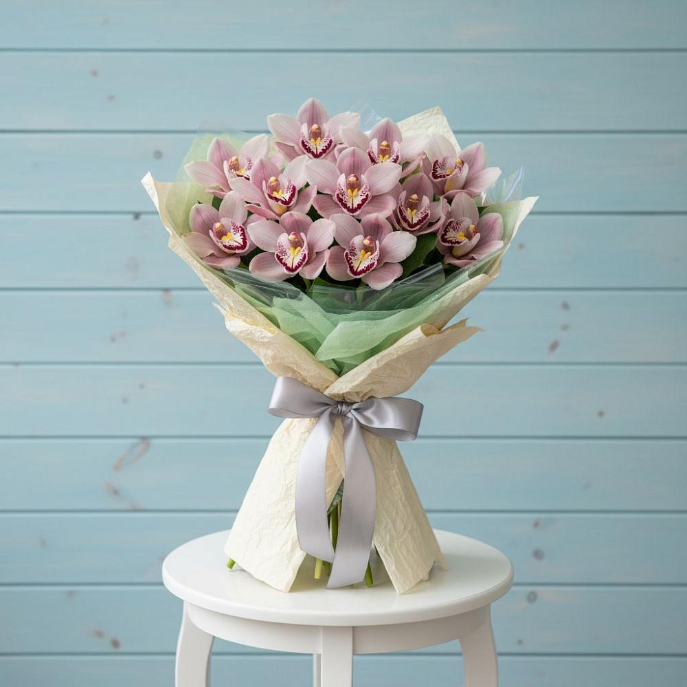 Букет цветов из: Орхидеи и Розы в Ивангороде