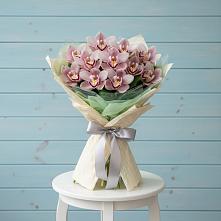 Букет цветов из:  Орхидеи и Розы в Ивангороде