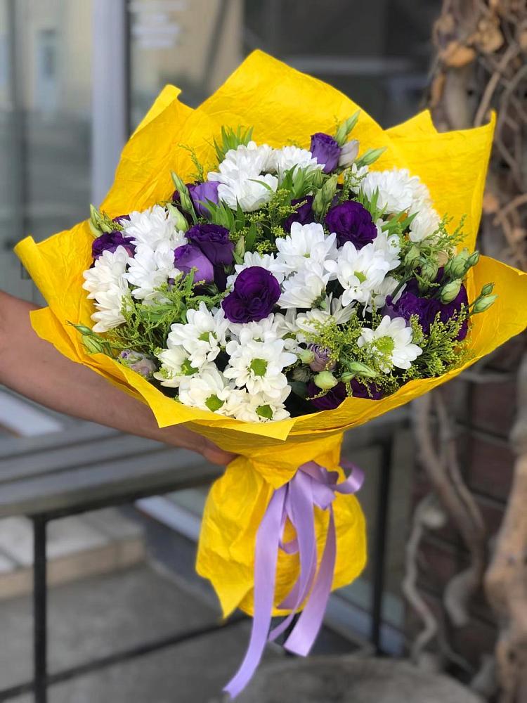 Букет цветов из: Ирисы, Хризантемы и Ромашки в Ивангороде