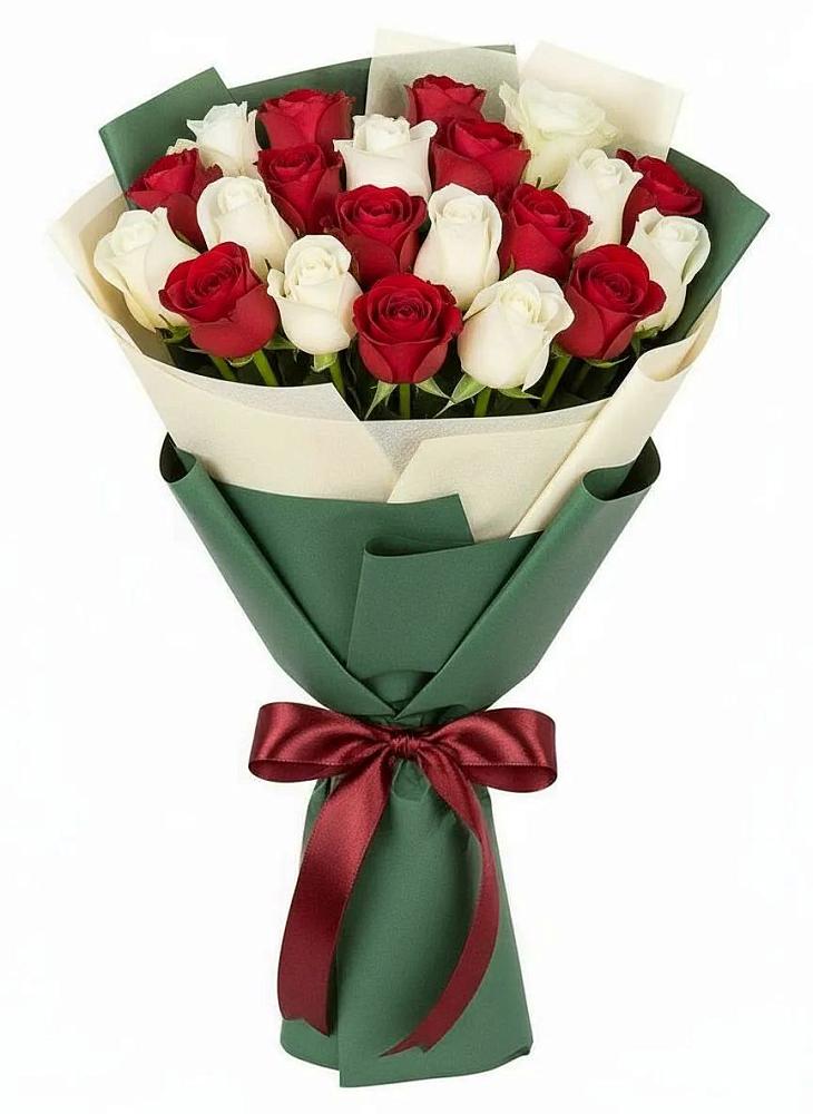 Букет Микс из красных и белых роз в Ивангороде