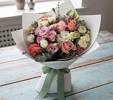 Букет цветов из:  Розы, Лизиантусы и Гвоздики #REPLACE_PRED# Ивангороде