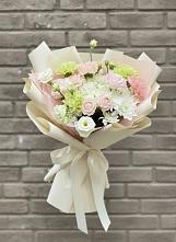 Букет цветов из:  Гвоздики, Розы, Лизиантусы и Хризантемы #REPLACE_PRED# Ивангороде