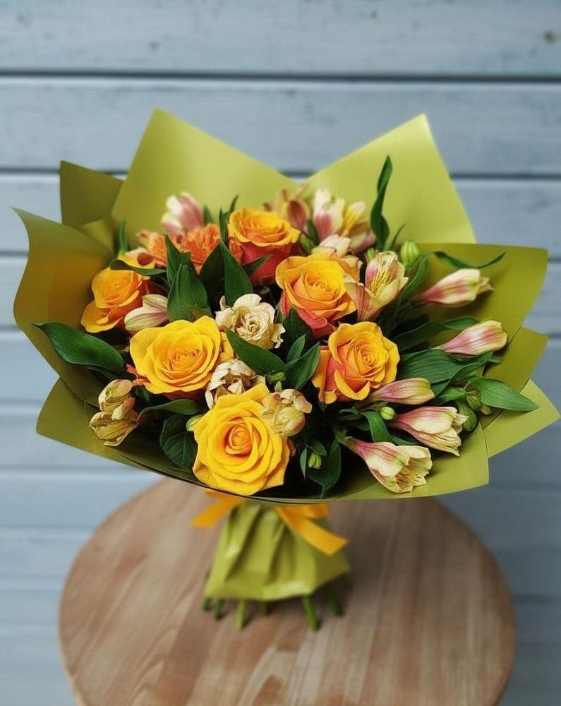 Букет цветов из: Альстромерии и Розы в Ивангороде