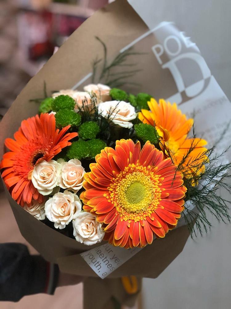 Букет цветов из: Герберы, Хризантемы и Розы в Ивангороде