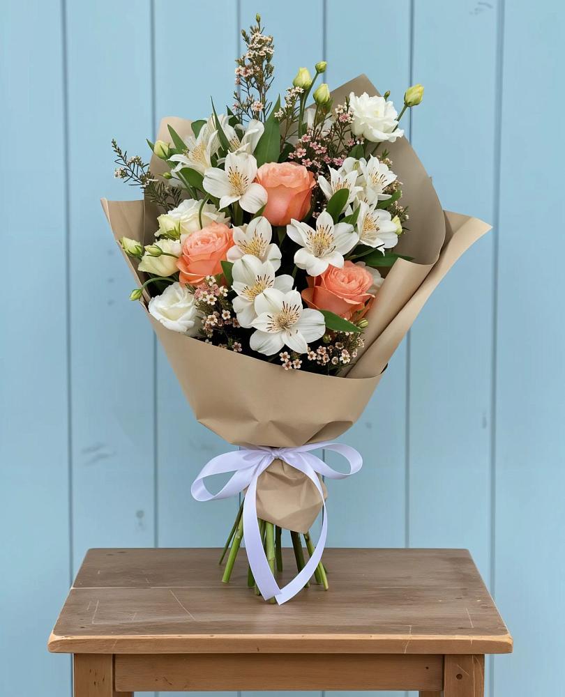 Букет цветов из: Альстромерии, Лизиантусы, Розы и Хризантемы в Ивангороде