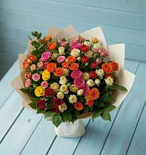 Букет Микс из разноцветных кустовых роз в Ивангороде